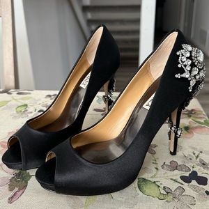 Badgley Mischka Royal peep toe pump